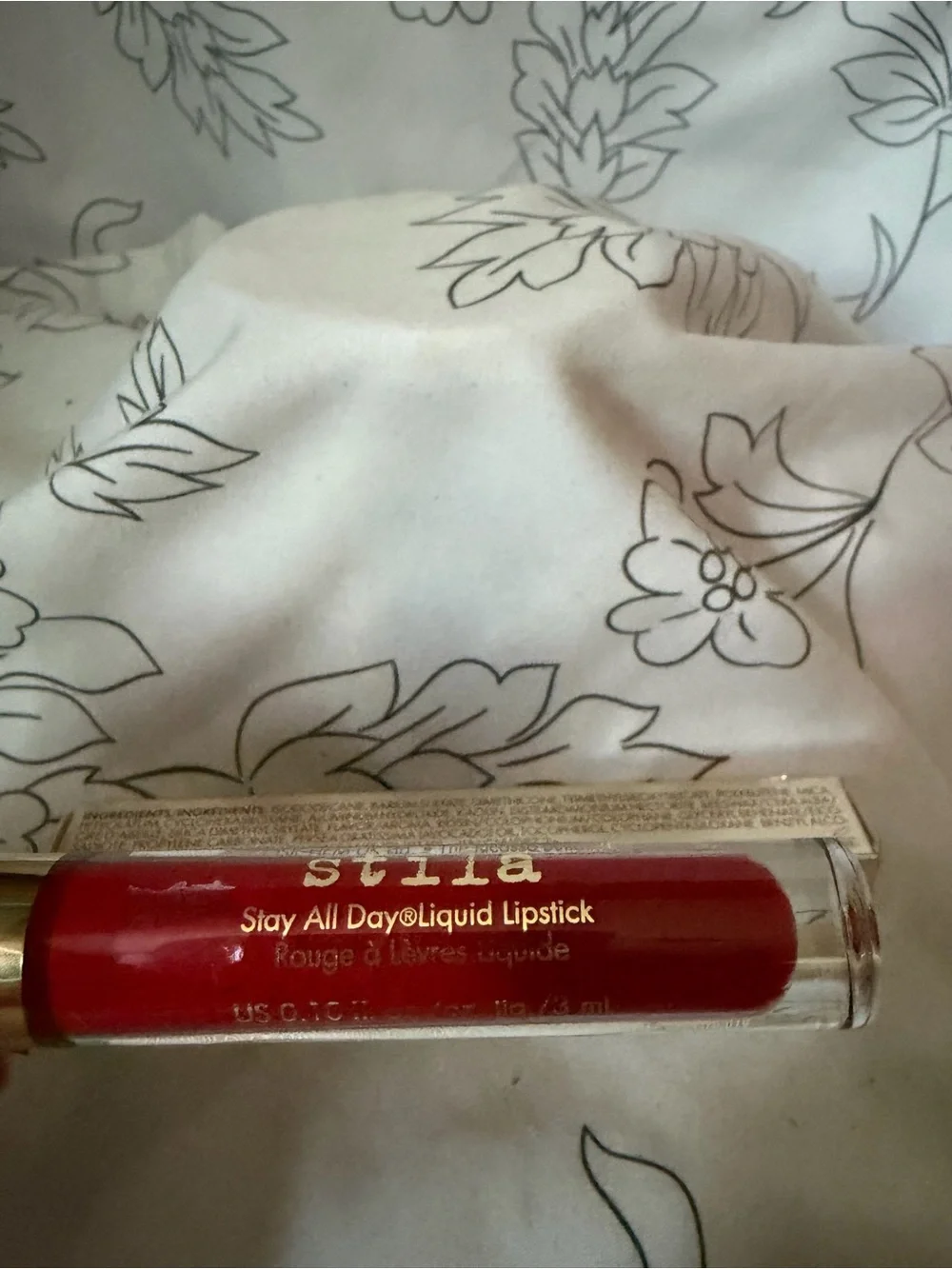 Stila Liquid Lipstick - Bold Red. Beso